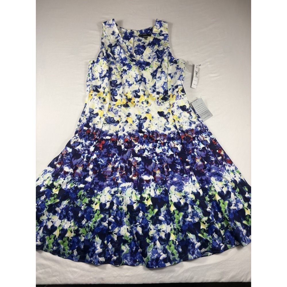 NWT Maggy London Women's Dress Blue Floral Print Sleeveless Lined Pleated. Sz 12